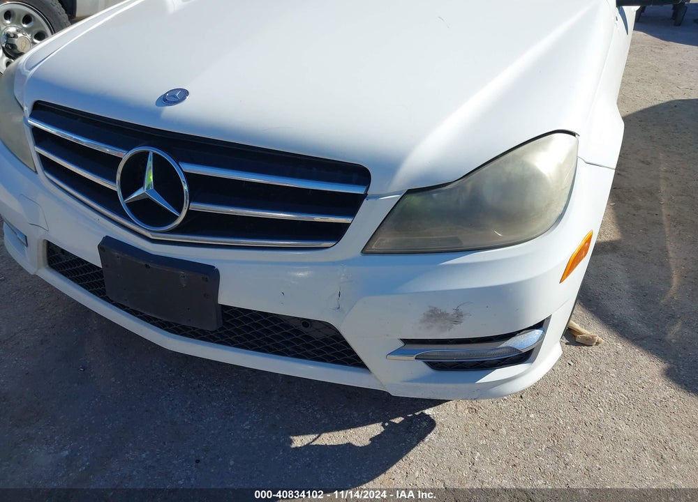 2014 MERCEDES-BENZ C 250 LUXURY/SPORT VIN: WDDGF4HBXER310210