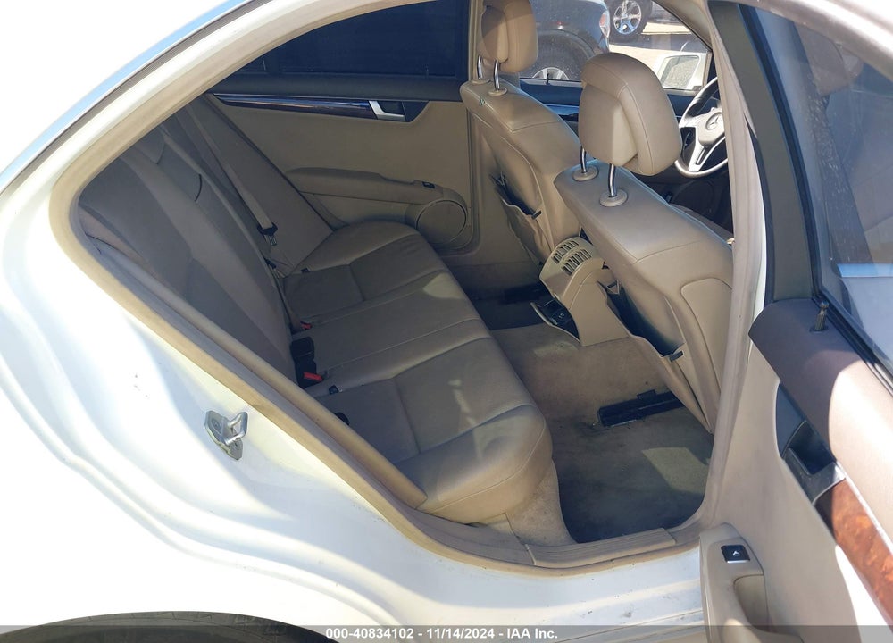 2014 MERCEDES-BENZ C 250 LUXURY/SPORT VIN: WDDGF4HBXER310210