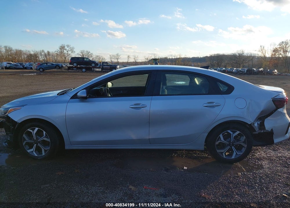 2021 KIA FORTE LXS VIN: 3KPF24AD1ME384137