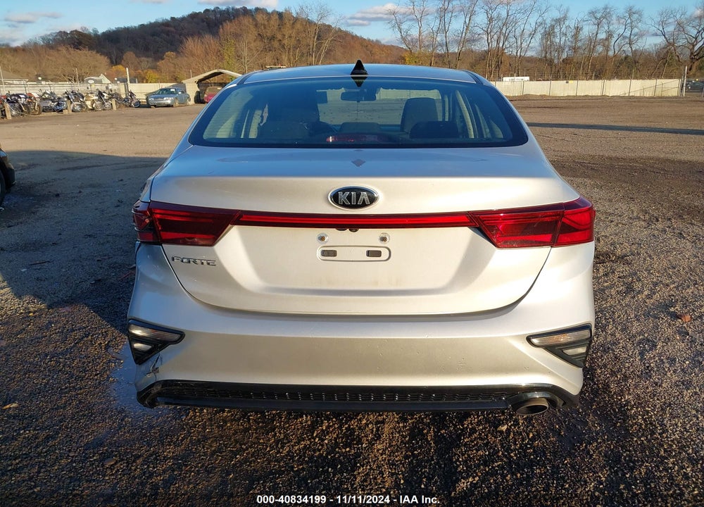 2021 KIA FORTE LXS VIN: 3KPF24AD1ME384137