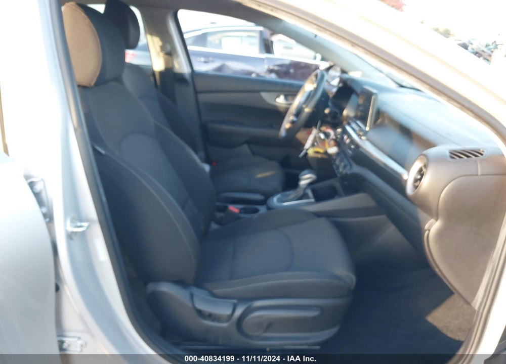 2021 KIA FORTE LXS VIN: 3KPF24AD1ME384137