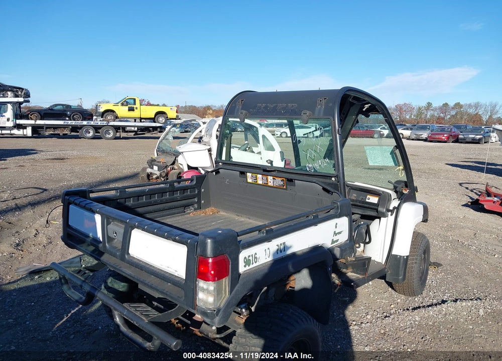 2019 JOHN DEERE XUV825M VIN: 1M0825MALKM022422