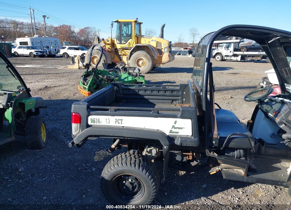2019 JOHN DEERE XUV825M VIN: 1M0825MALKM022422