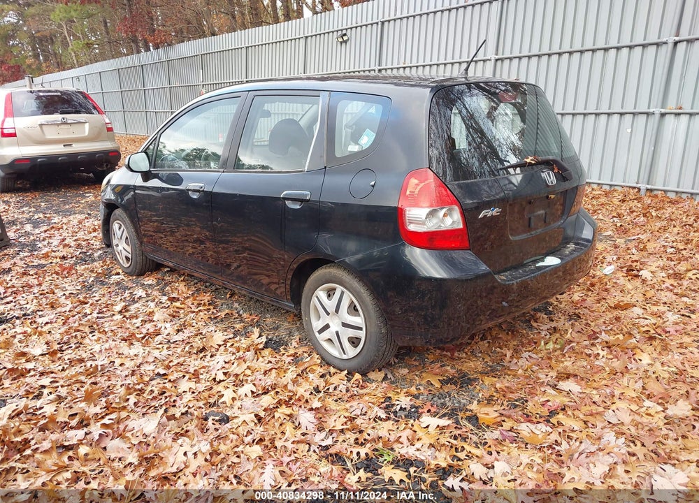 2008 HONDA FIT VIN: JHMGD38488S058092