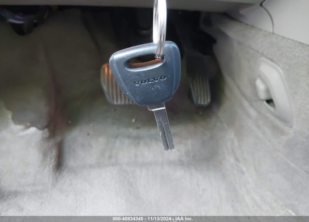 2004 VOLVO XC90 2.5T VIN: YV1CN59H041109332