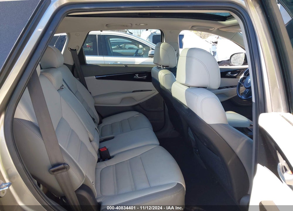 2017 KIA SORENTO 3.3L SX VIN: 5XYPK4A50HG189247
