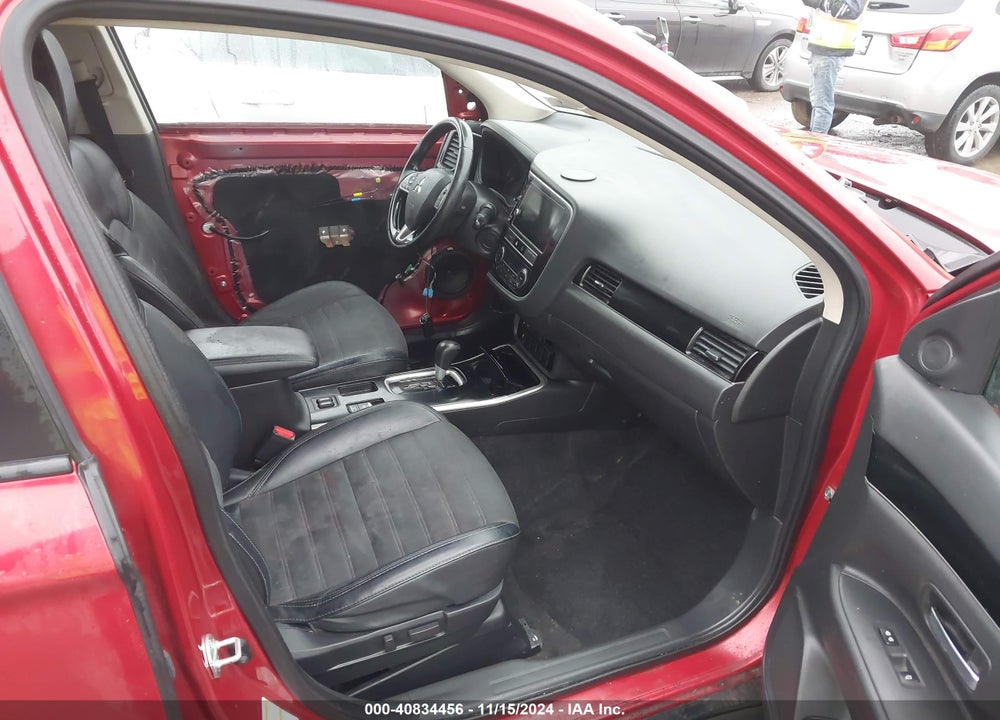2019 MITSUBISHI OUTLANDER SE VIN: JA4AD3A35KZ043602