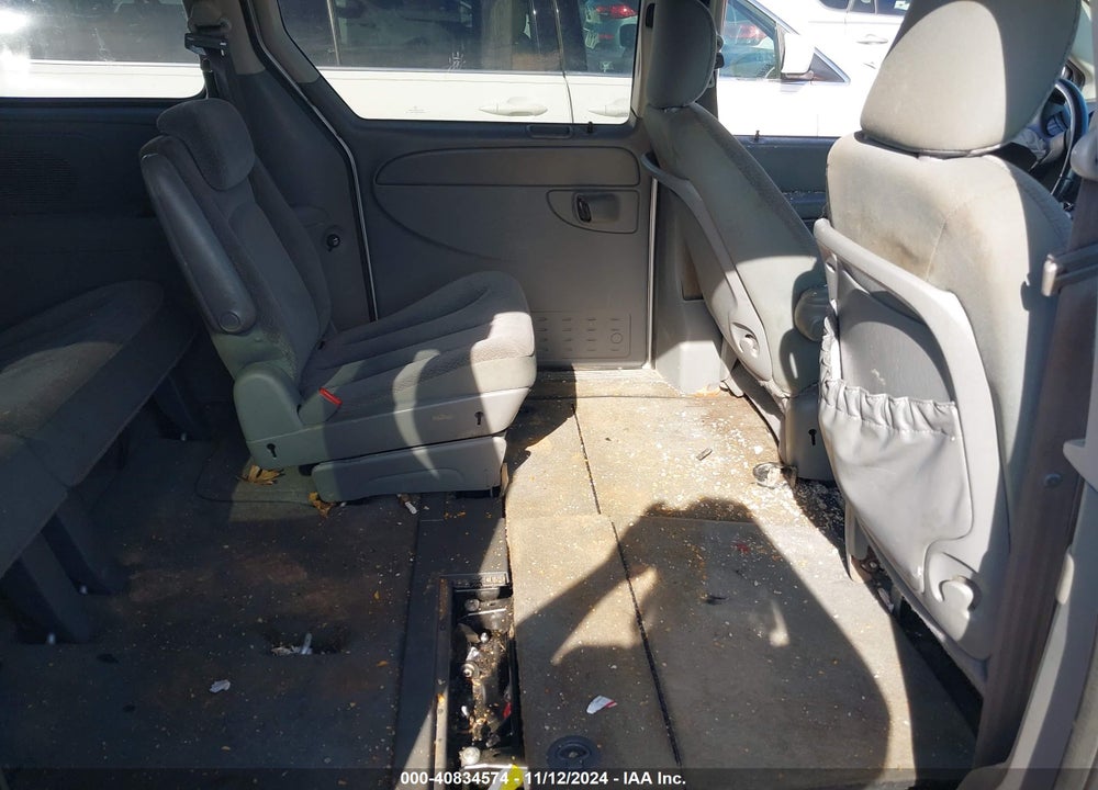 2005 DODGE GRAND CARAVAN SXT VIN: 2D4GP44L95R476981