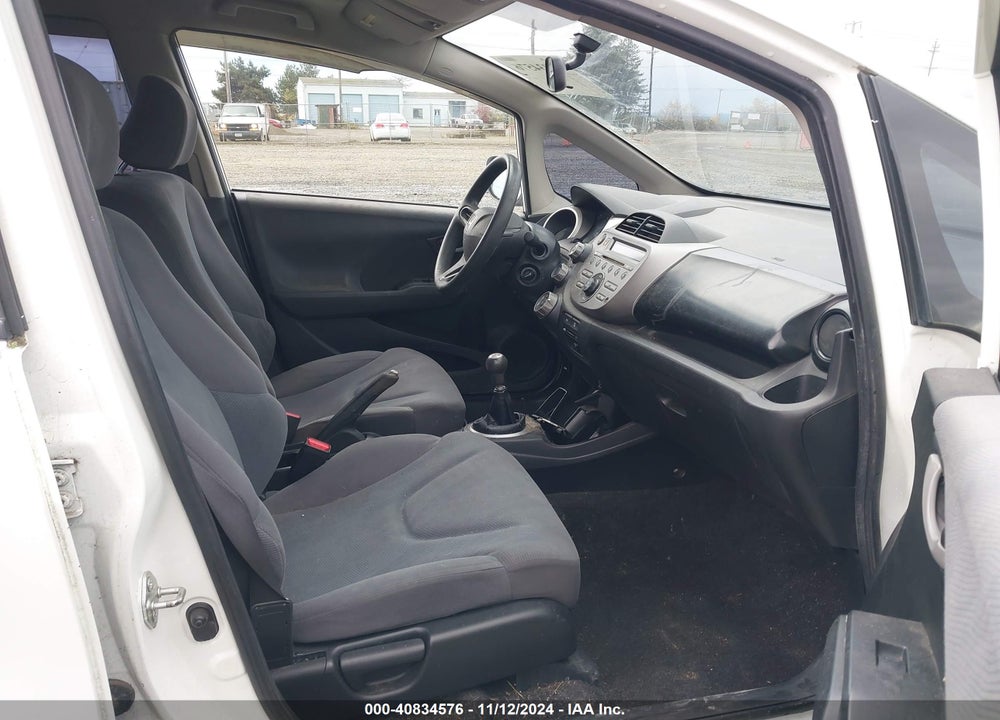 2012 HONDA FIT VIN: JHMGE8G38CC032100