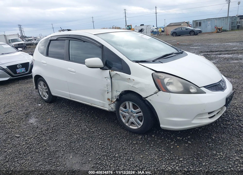 2012 HONDA FIT VIN: JHMGE8G38CC032100