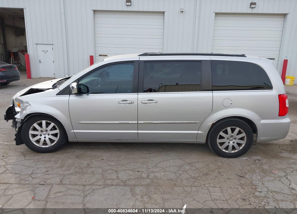 2011 CHRYSLER TOWN & COUNTRY TOURING-L VIN: 2A4RR8DGXBR704910
