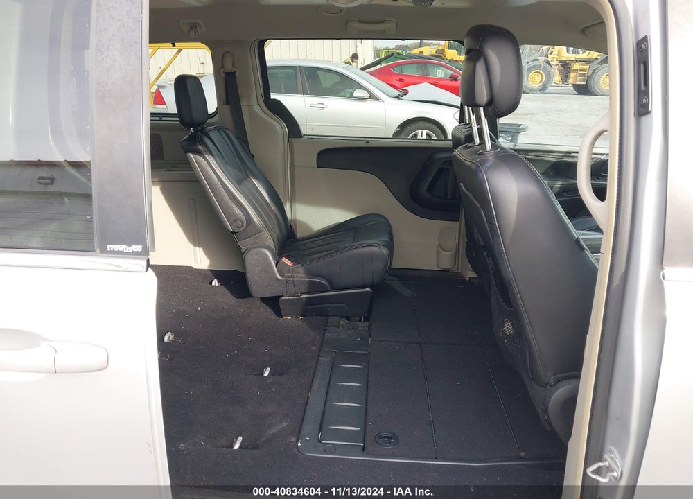 2011 CHRYSLER TOWN & COUNTRY TOURING-L VIN: 2A4RR8DGXBR704910