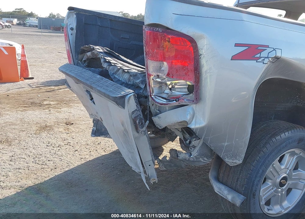 2013 CHEVROLET SILVERADO 1500 LT VIN: 3GCPKSE71DG193450