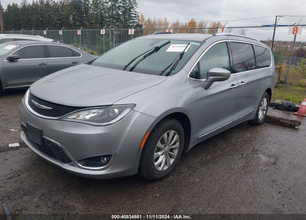 2019 CHRYSLER PACIFICA TOURING L VIN: 2C4RC1BG2KR650732