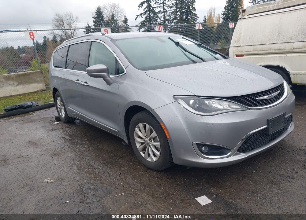 2019 CHRYSLER PACIFICA TOURING L VIN: 2C4RC1BG2KR650732