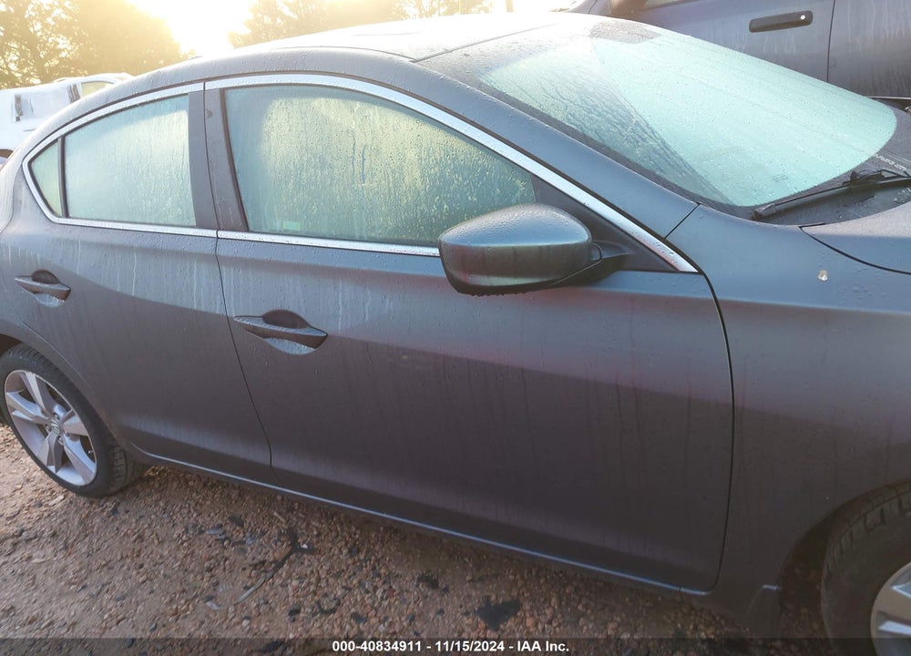 2013 ACURA ILX 2.0L VIN: 19VDE1F57DE006203