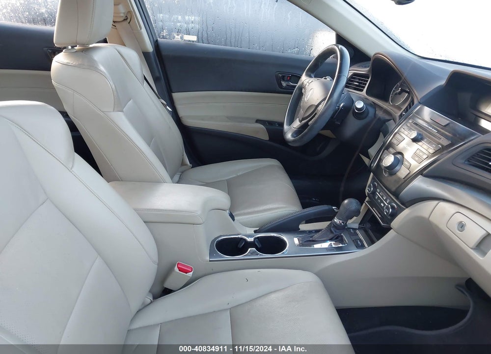 2013 ACURA ILX 2.0L VIN: 19VDE1F57DE006203