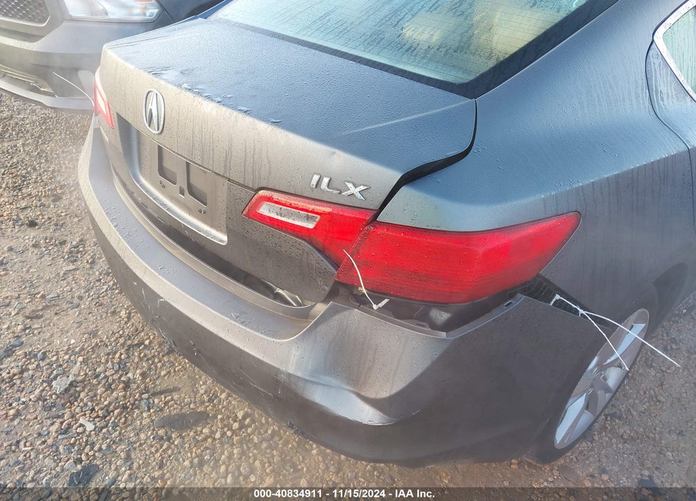 2013 ACURA ILX 2.0L VIN: 19VDE1F57DE006203