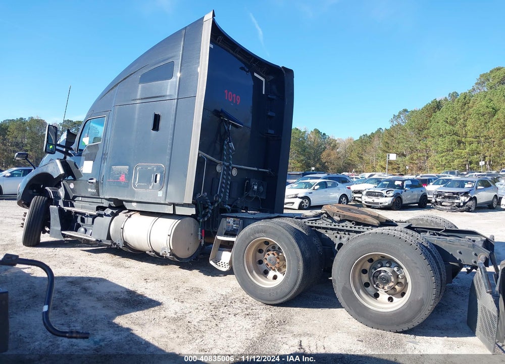 2022 KENWORTH T680 VIN: 1XKYDP9X9NJ144832