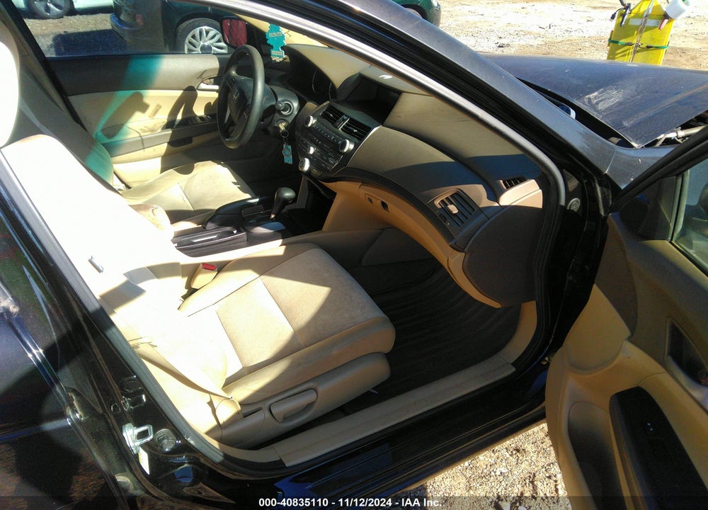 2010 HONDA ACCORD 2.4 LX VIN: 1HGCP2F32AA024738