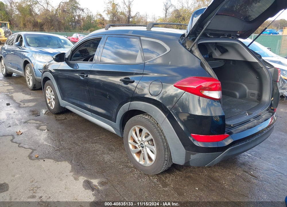 2017 HYUNDAI TUCSON SE VIN: KM8J3CA43HU382510