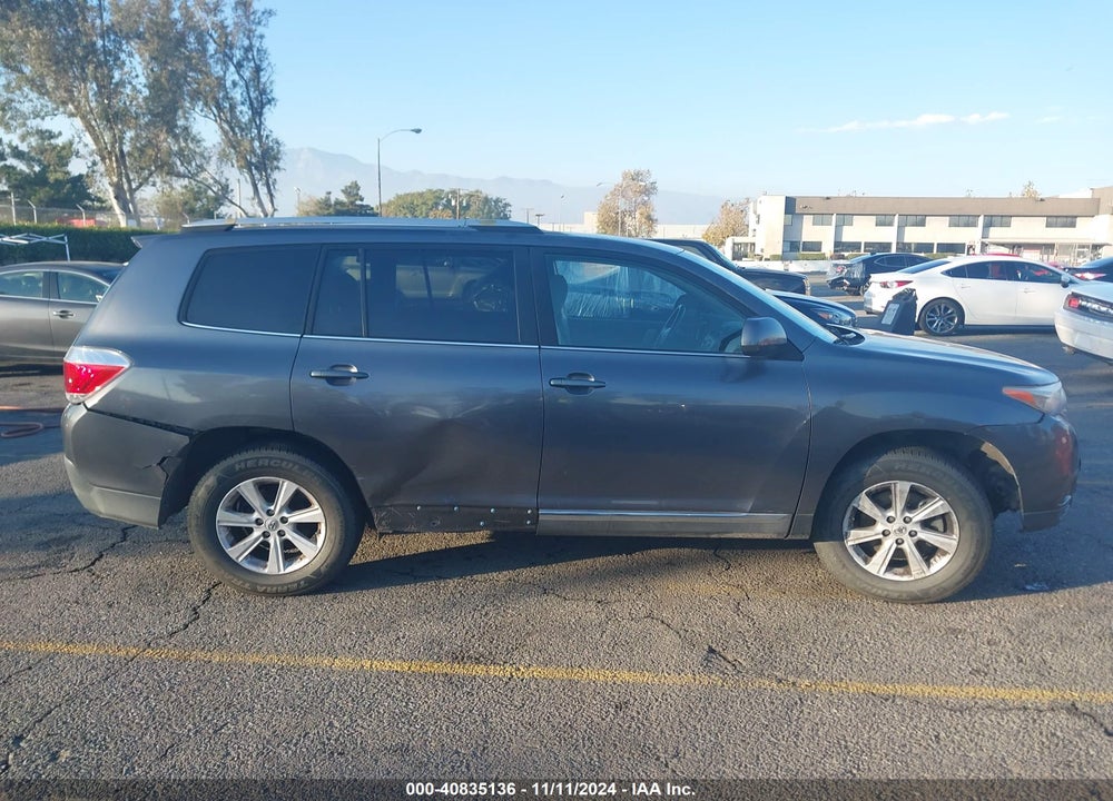 2013 TOYOTA HIGHLANDER BASE V6 VIN: 5TDZK3EH7DS135982