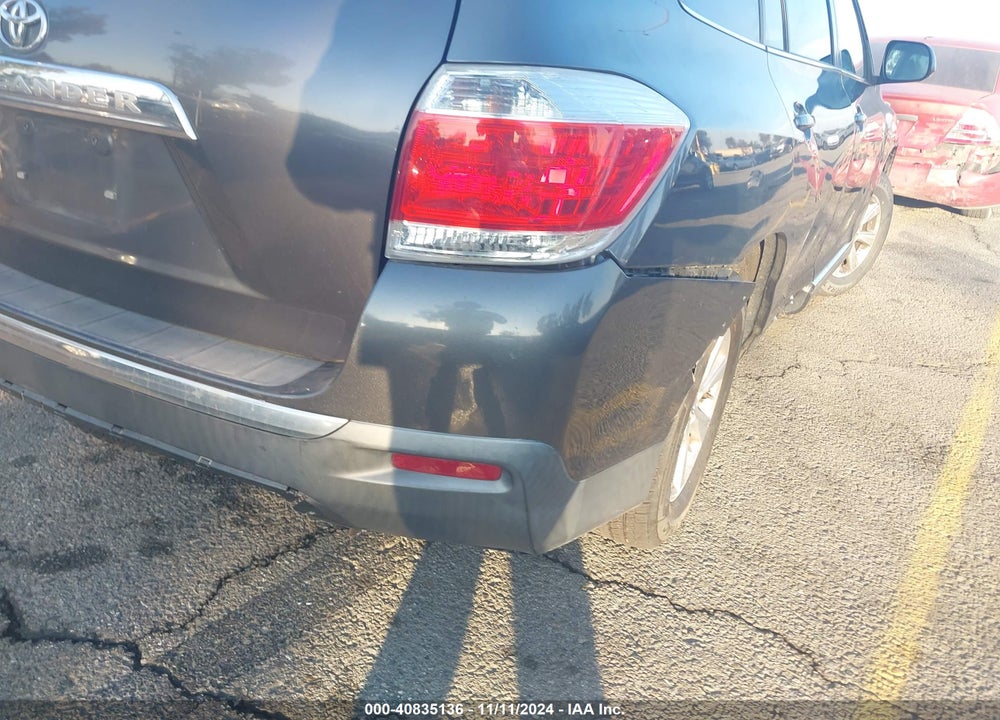 2013 TOYOTA HIGHLANDER BASE V6 VIN: 5TDZK3EH7DS135982