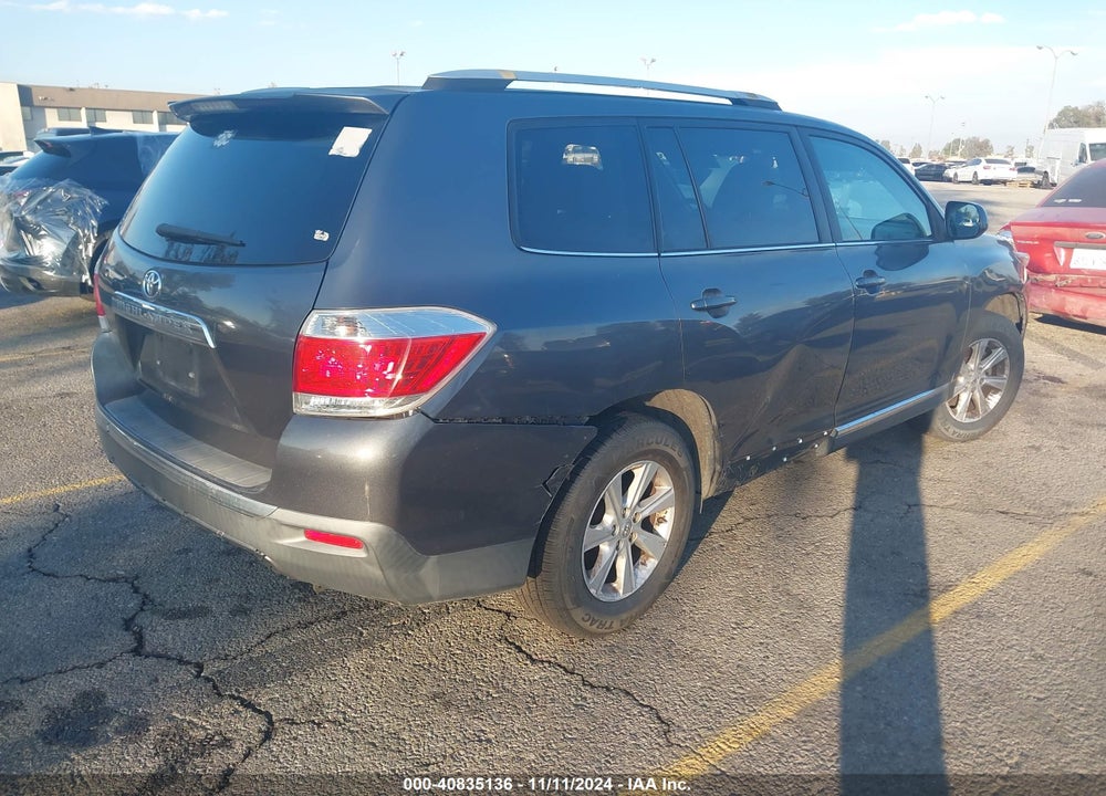 2013 TOYOTA HIGHLANDER BASE V6 VIN: 5TDZK3EH7DS135982