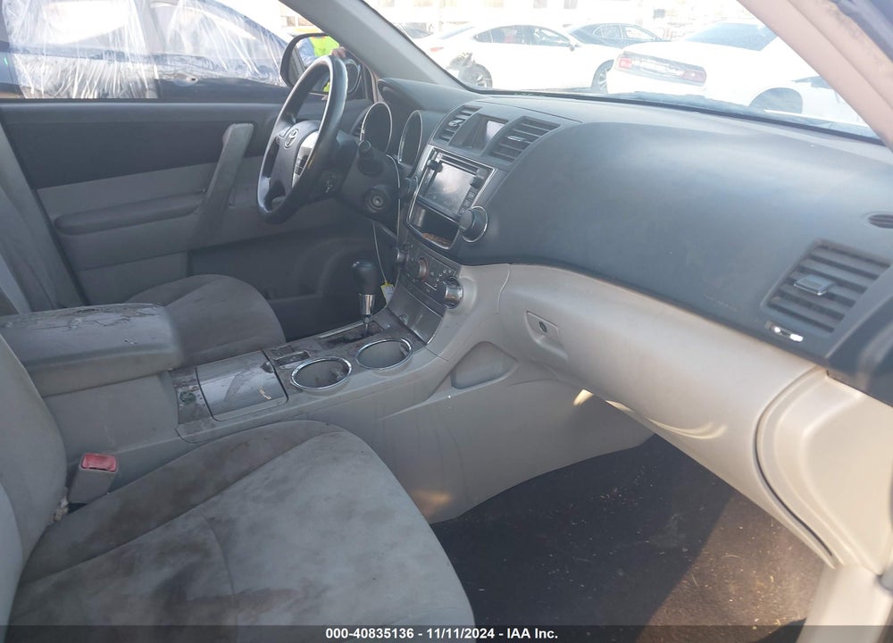 2013 TOYOTA HIGHLANDER BASE V6 VIN: 5TDZK3EH7DS135982