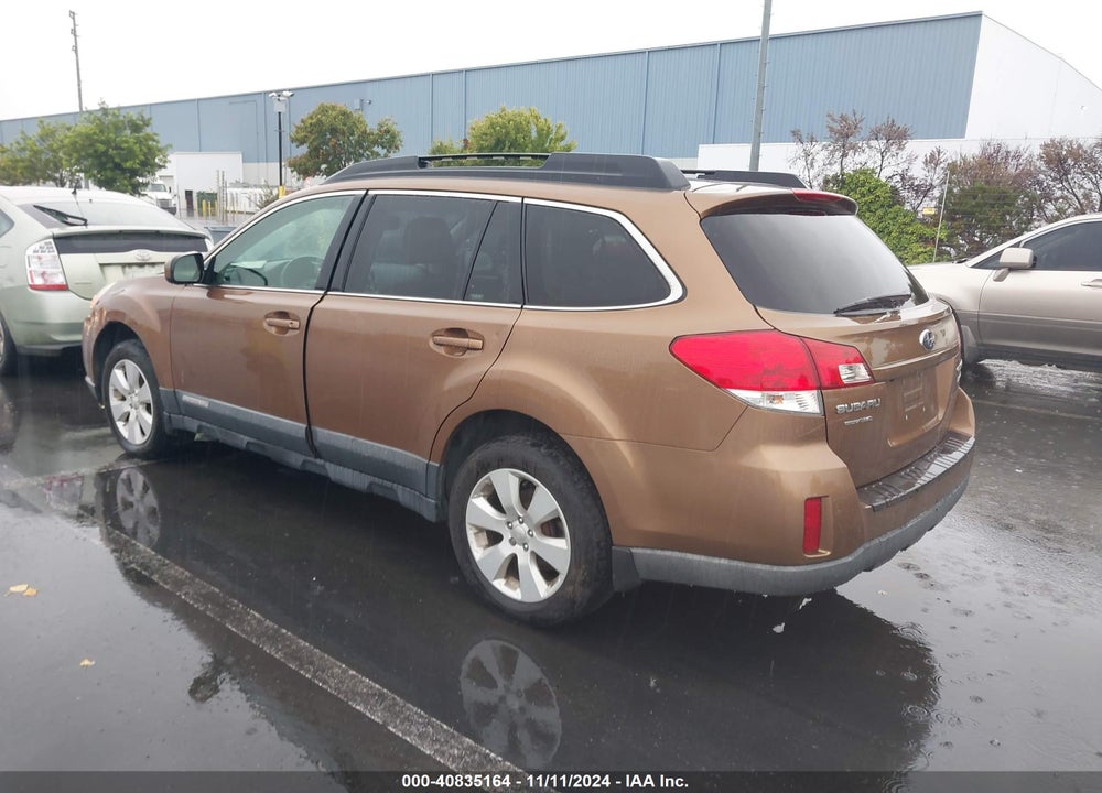 2011 SUBARU OUTBACK 2.5I PREMIUM VIN: 4S4BRBGC5B3339005