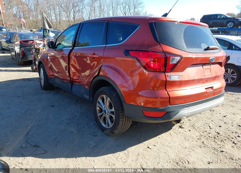 2019 FORD ESCAPE SE VIN: 1FMCU9GD8KUA48612
