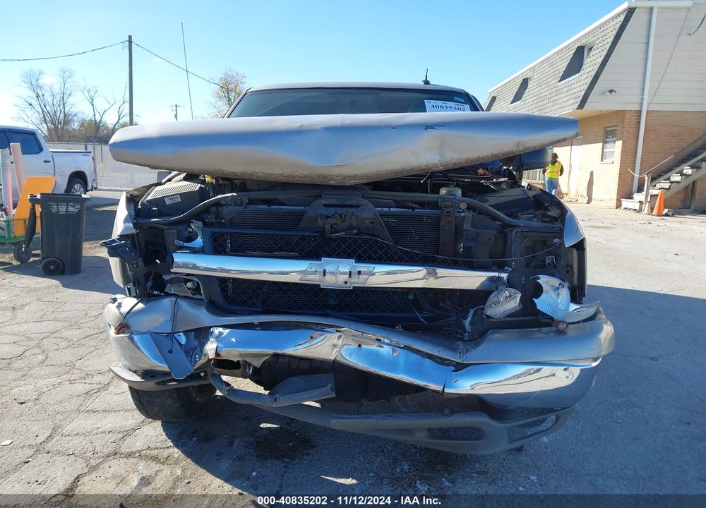2005 CHEVROLET TAHOE LS VIN: 1GNEC13V55J132285