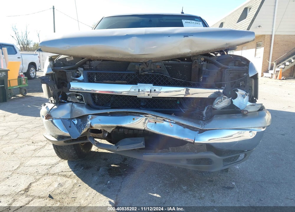 2005 CHEVROLET TAHOE LS VIN: 1GNEC13V55J132285