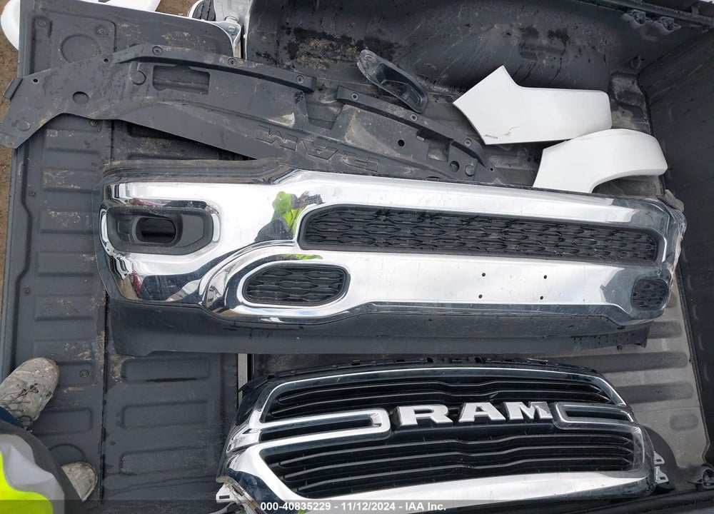 2019 RAM 1500 BIG HORN/LONE STAR 4X4 5'7 BOX VIN: 1C6SRFFT4KN913845