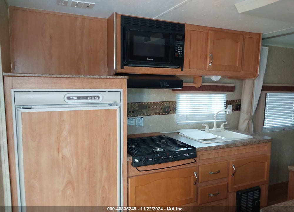 2008 GULF STREAM AMERI-LITE 21MB DL VIN: 1NL1GTJ2081092910