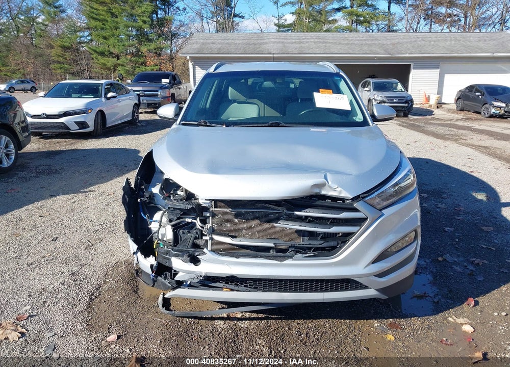 2017 HYUNDAI TUCSON SPORT VIN: KM8J3CA25HU584568