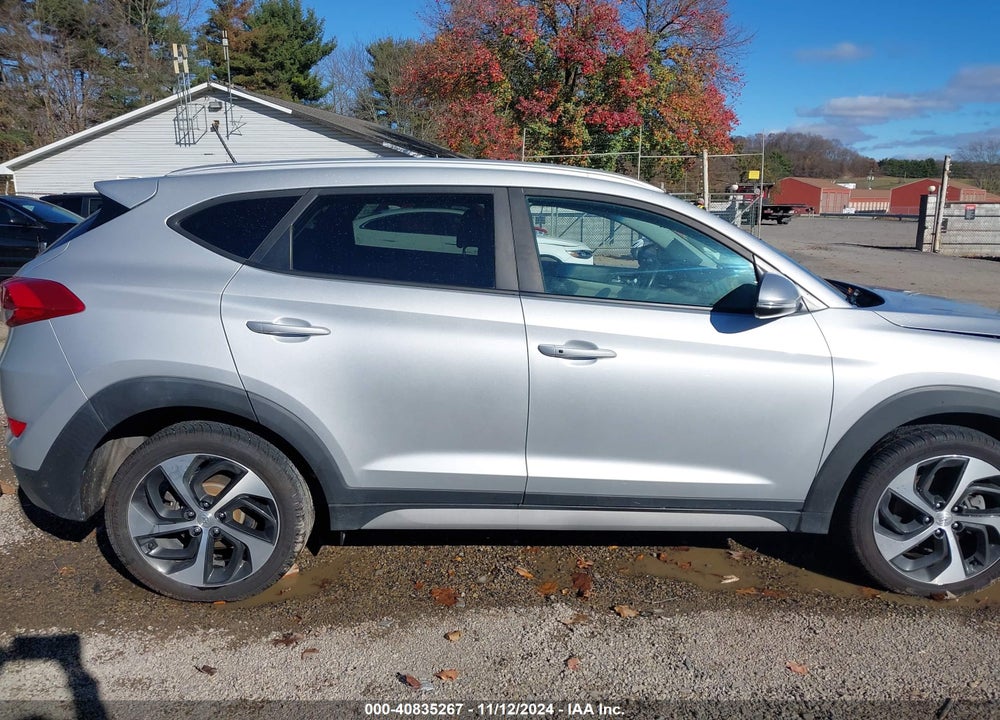 2017 HYUNDAI TUCSON SPORT VIN: KM8J3CA25HU584568