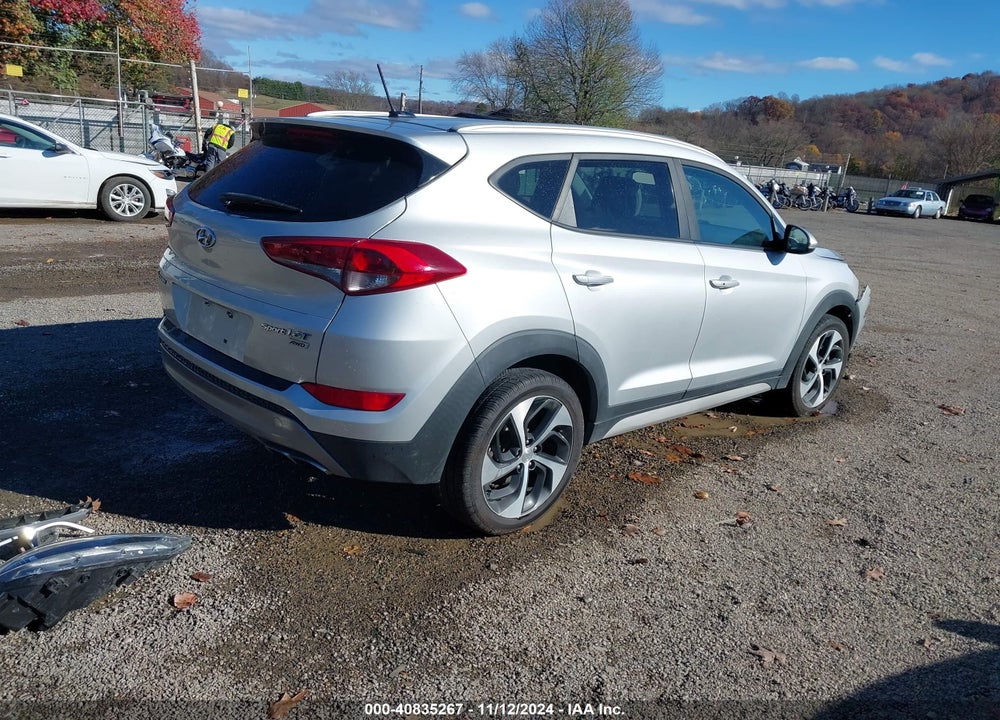2017 HYUNDAI TUCSON SPORT VIN: KM8J3CA25HU584568
