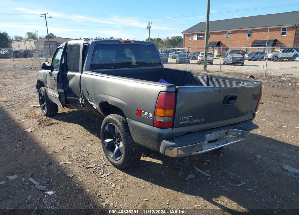 2000 CHEVROLET SILVERADO 1500 LS VIN: 2GCEK19T7Y1311654