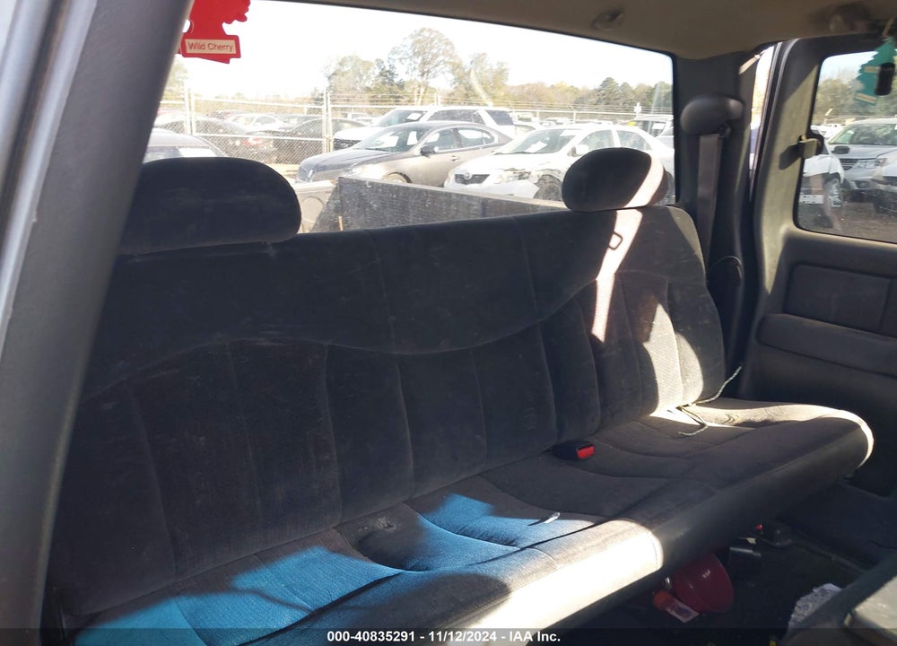 2000 CHEVROLET SILVERADO 1500 LS VIN: 2GCEK19T7Y1311654