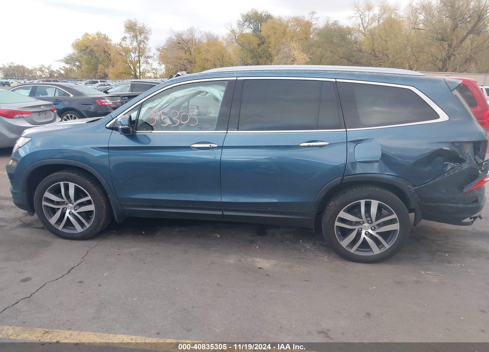 2017 HONDA PILOT TOURING VIN: 5FNYF6H90HB060168