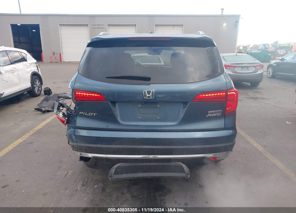 2017 HONDA PILOT TOURING VIN: 5FNYF6H90HB060168