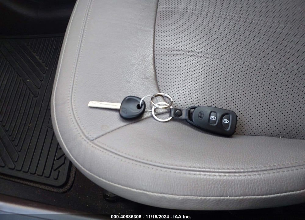 2012 HYUNDAI TUCSON LIMITED VIN: KM8JUCAC9CU355163