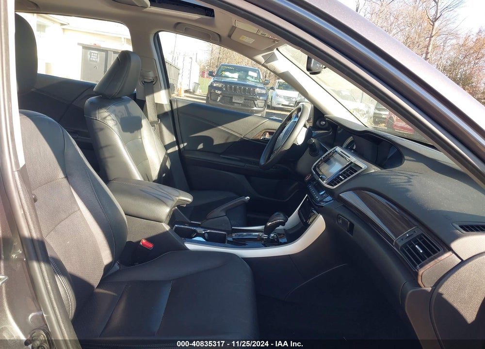 2017 HONDA ACCORD VIN: 1HGCR2F86HA002435