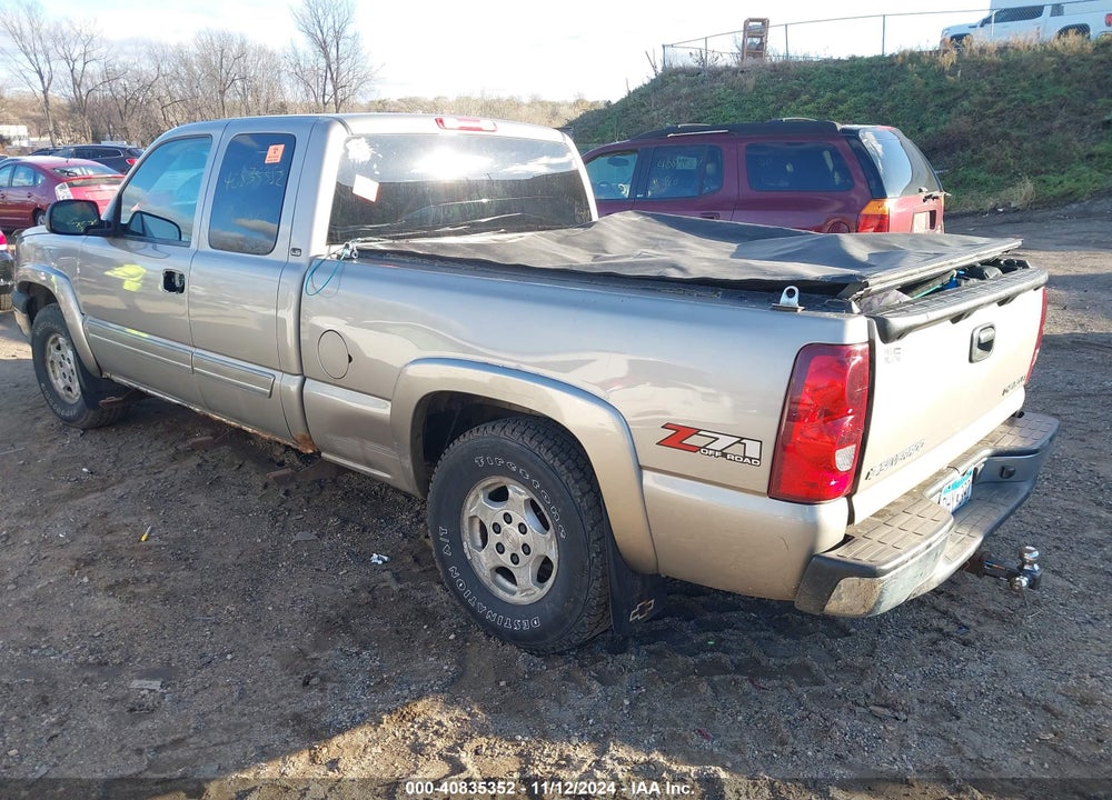 2003 CHEVROLET SILVERADO 1500 LS VIN: 2GCEK19T931110573