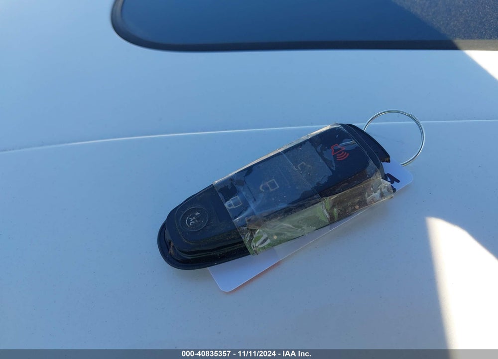 2013 FORD TAURUS SEL VIN: 1FAHP2E85DG166638