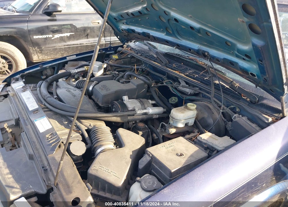 2000 CHEVROLET S-10 LS VIN: 1GCCS1446YK174097
