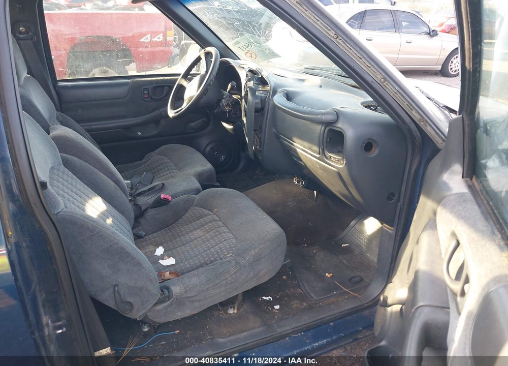 2000 CHEVROLET S-10 LS VIN: 1GCCS1446YK174097