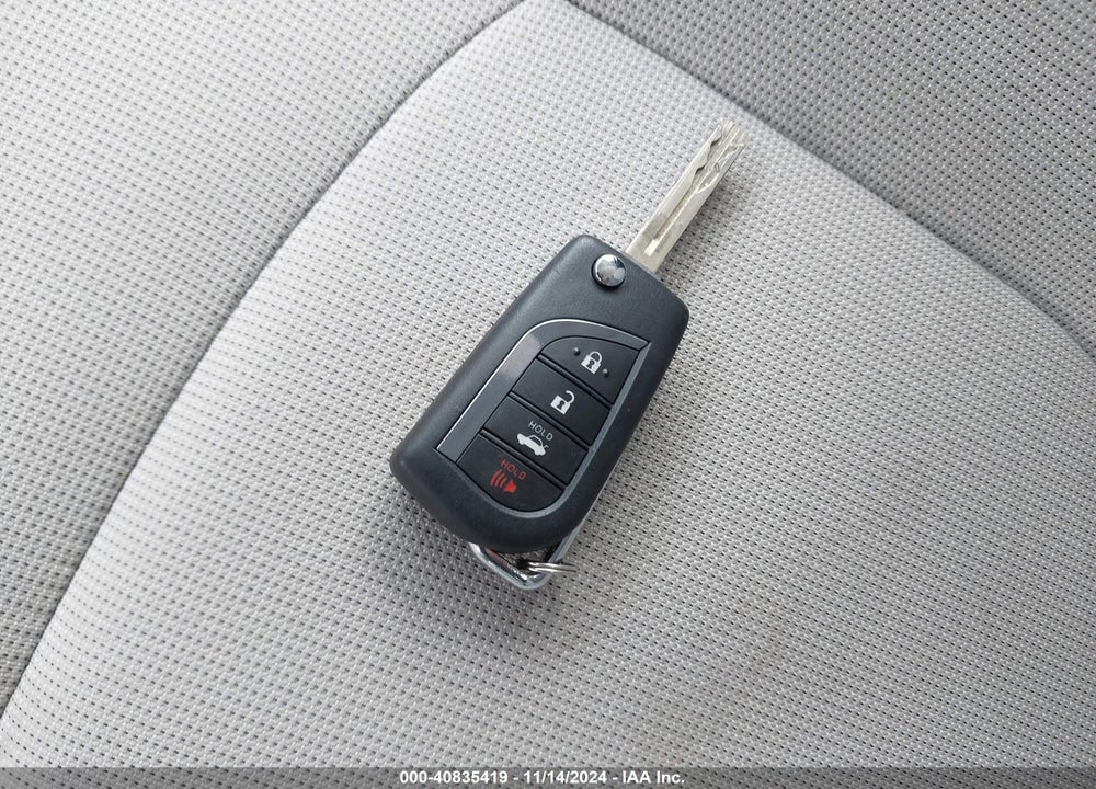 2021 TOYOTA COROLLA LE VIN: JTDEPMAE9MJ168383