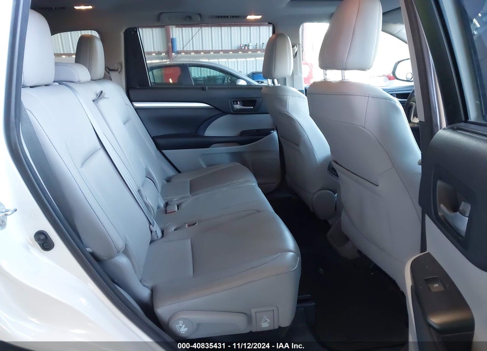 2016 TOYOTA HIGHLANDER XLE V6 VIN: 5TDJKRFH2GS279717